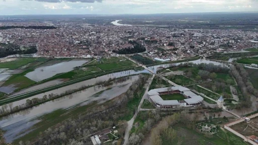 Tunca Nehri taştı, Sarayi&ccedil;i havadan g&ouml;r&uuml;nt&uuml;lendi
