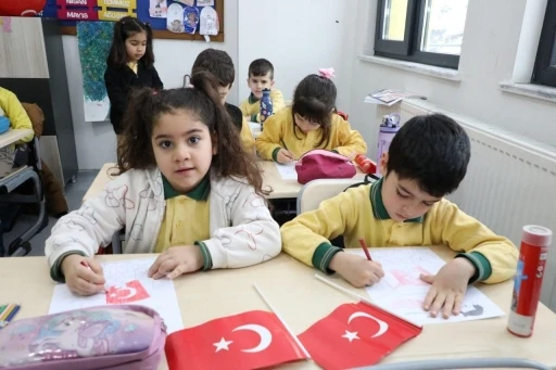 Tunceli&rsquo;de ilk ders "Bayrak sevgisi"
