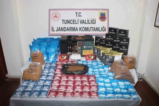 Tunceli&rsquo;de ka&ccedil;ak alkol ve t&uuml;t&uuml;n operasyonu
