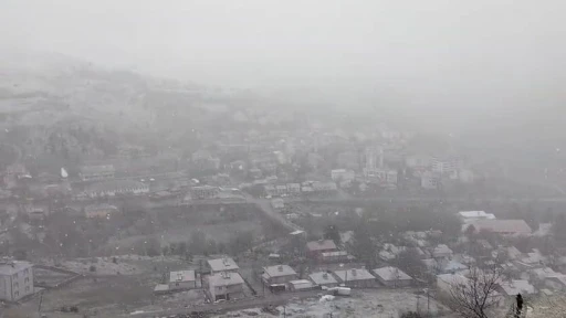Tunceli’de nisan ayında kar sürprizi
