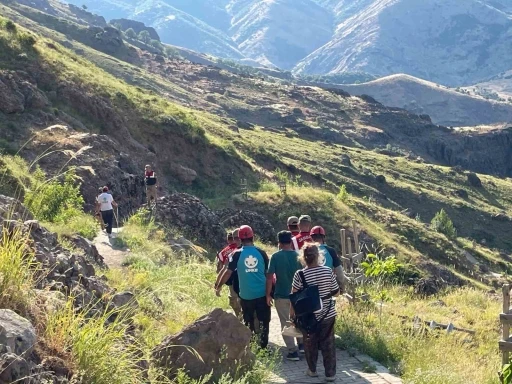 Tunceli&rsquo;de yaralanan kadın ekiplerin m&uuml;dahalesiyle kurtarıldı
