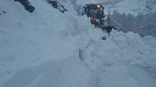 Tunceli-Ovacık yolunda &ccedil;ığ: Ulaşım kısa s&uuml;rede yeniden sağlandı
