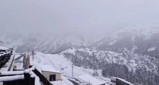 Tunceli&rsquo;ye bahar ortasında kar s&uuml;rprizi
