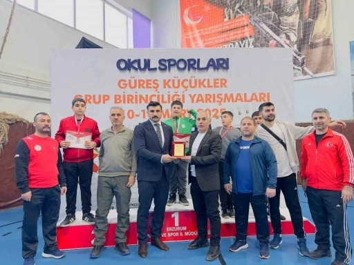 Turan’dan Alpkılıç’a teşekkür plaketi

