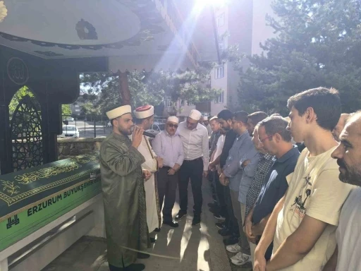 Turgut Güzel dualarla uğurlandı
