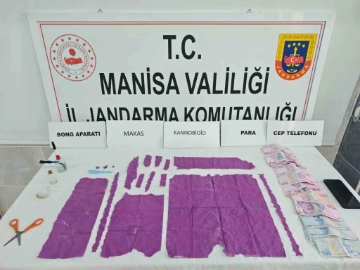 Turgutlu&rsquo;da 13 bin 800 i&ccedil;imlik sentetik uyuşturucu ele ge&ccedil;irildi
