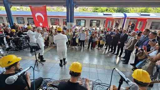 Turistik Karaelmas Ekspresi Zonguldak’a ulaştı
