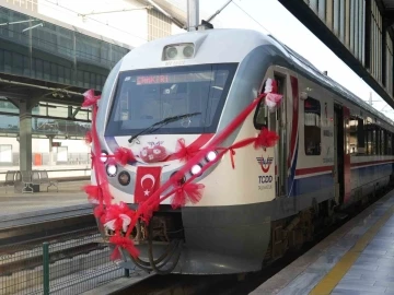 Turistik Tuz Ekspresi turu, yerli dizel tren seti ile gerçekleştiriliyor
