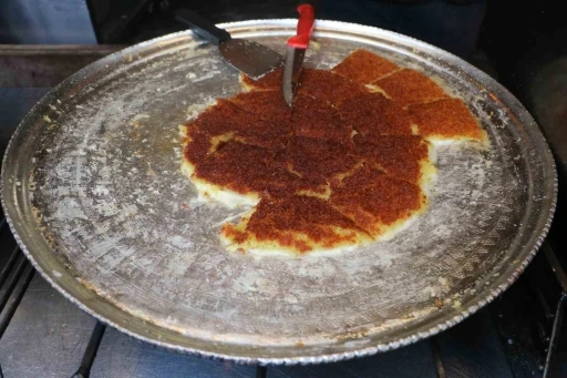 Turistlerden L&uuml;bnan k&uuml;nefesine yoğun ilgi
