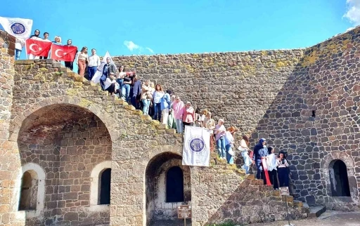 Turizm Fakültesi öğrencileri tabyalarda ders yaptı
