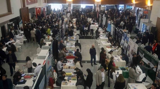 Turizm profesyonelleri &ouml;ğrencilerle buluştu
