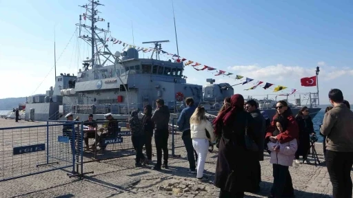 T&uuml;rk donanmasının gururu olan savaş gemileri ziyarete a&ccedil;ıldı

