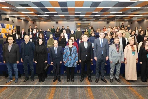 T&uuml;rk d&uuml;nyası şairleri BU&Uuml;&rsquo;de buluştu
