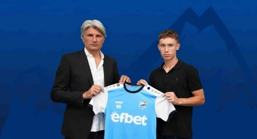 T&uuml;rk futbolcu Burak Akıncı, PFC ARDA ile profesyonel s&ouml;zleşme imzaladı
