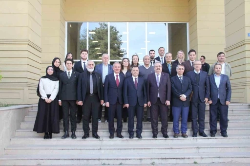 T&uuml;rk hukukunun &ouml;nemli ismi Ali Fuad Başgil unutulmadı
