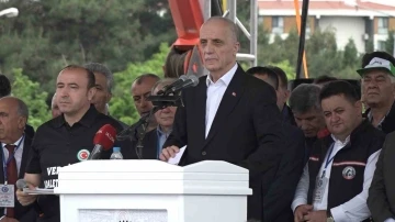 TÜRK-İŞ Genel Başkanı Atalay: &quot;İşçilerin yeni bir anayasaya ihtiyacı var&quot;
