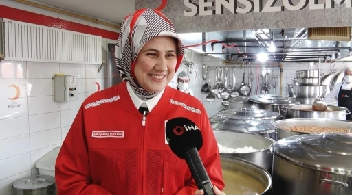 T&uuml;rk Kızılay Başkanı Yılmaz: "G&ouml;&ccedil; olasılığına karşı, ge&ccedil;ici beslenme ihtiyacına karşı b&uuml;t&uuml;n hazırlıklarımız tamam"
