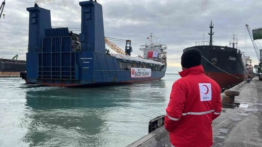 T&uuml;rk Kızılay&rsquo;ın 20. İyilik Gemisi Gazze i&ccedil;in Mersin&rsquo;den yola &ccedil;ıktı
