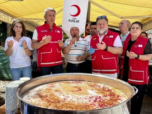 Türk Kızılay Manisa’dan 1000 kişiye aşure ikramı
