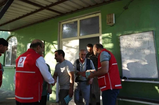 Türk Kızılay yurt içinde ve 22 ülkede kurban kesimlerine başladı
