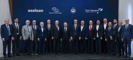 T&uuml;rk Telekom CEO&rsquo;su Şahin: "Yerli ve milli haberleşme cihazı &uuml;retimi kırmızı &ccedil;izgimizdir"
