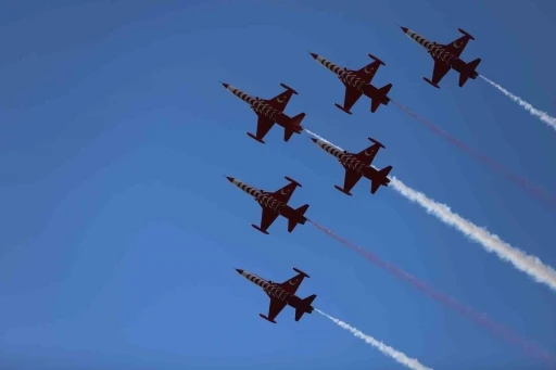 Türk Yıldızları Bandırma semalarında
