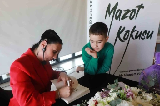 Türkçe öğretmeninden ’Mazot Kokusu’ kitabı
