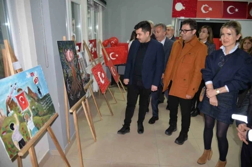 T&uuml;rkeli&rsquo;de bayrak sevgisi sanatla buluştu
