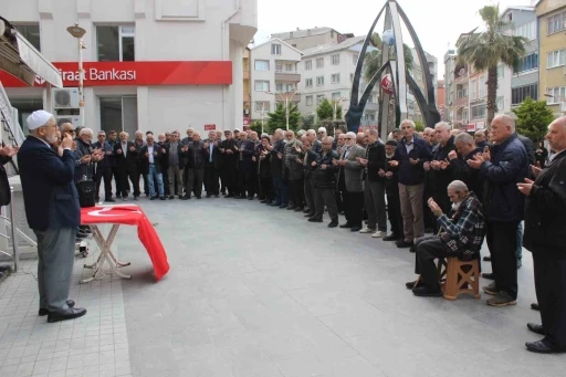 T&uuml;rkeli&rsquo;de hacı adaylarına duygusal uğurlama
