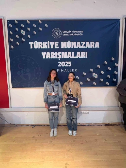Türkeli Gençlik Merkezi öğrencilerinden il birinciliği başarısı
