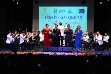 Türkiye-Azerbaycan Erzurum’da tek yürek oldu
