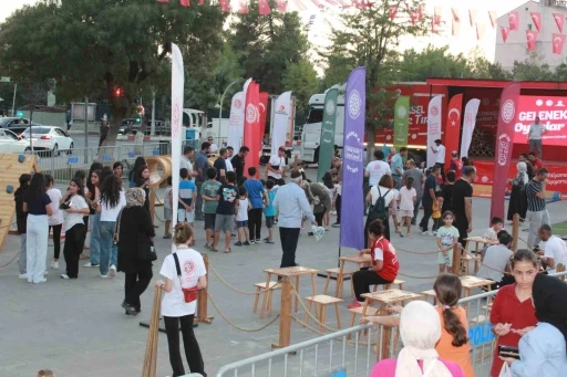 Türkiye Geleneksel Spor Dalları Federasyonu’nun &quot;Geleneksel Oyun Tırı&quot; Siirt’te
