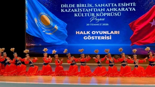 T&uuml;rkiye-Kazakistan dostluğu halk oyunlarıyla sahneye taşındı
