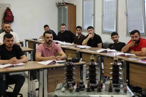 T&uuml;rkiye&rsquo;nin d&ouml;rt bir yanından gelen kursiyerler Erzincan&rsquo;da eğitim alıyor
