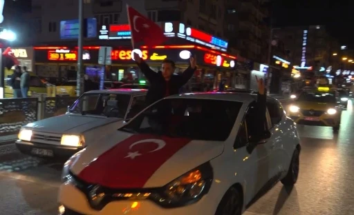 T&uuml;rkiye&rsquo;nin D&uuml;nya Kupası&rsquo;na katılması Gaziantep&rsquo;te coşkuyla kutlandı
