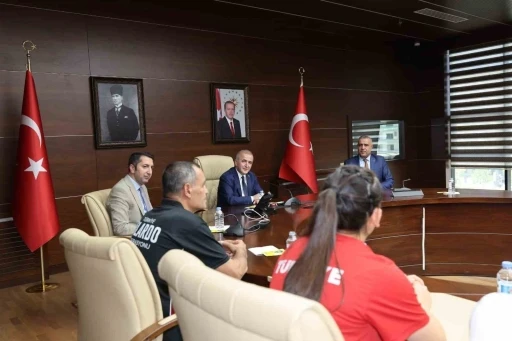 T&uuml;rkiye şampiyonlarına Vali Hatipoğlu&rsquo;ndan tebrik
