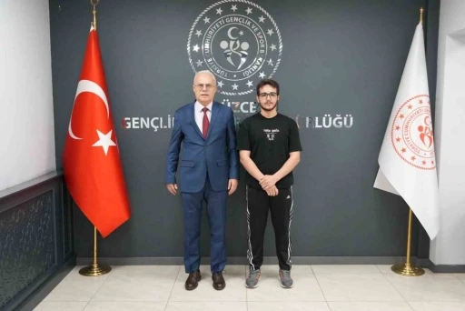 T&uuml;rkiye Şampiyonu sporcuya tebrik
