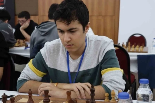 T&uuml;rkiye Satran&ccedil; Şampiyonasında b&uuml;y&uuml;k başarı: Mazıdağı&rsquo;ndan T&uuml;rkiye ikinciliği
