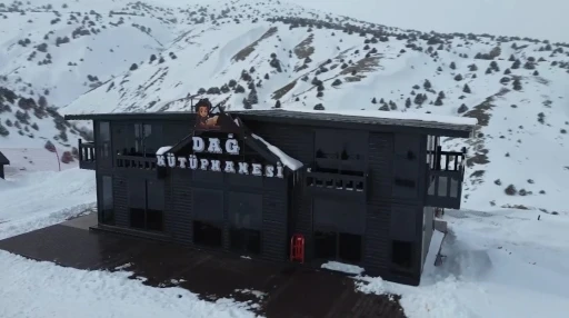 T&uuml;rkiye ve d&uuml;nyada ilk: Ergan Dağı&rsquo;nda Dağ K&uuml;t&uuml;phanesi
