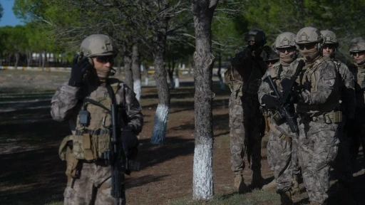 Türkiye ve KKTC Özel Harekatı’ndan ortak mesaj: &quot;Bir gece ansızın gelebiliriz&quot;
