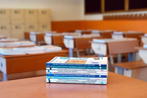 T&uuml;rkiye Y&uuml;zyılı Maarif Modeli&rsquo;ne uygun diye satılan kitapların, yapılan incelemeler sonucu uygun olmadığı g&ouml;r&uuml;ld&uuml;
