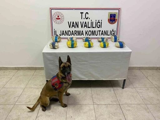 Tuşba&rsquo;da 11 kilo metamfetamin ele ge&ccedil;irildi
