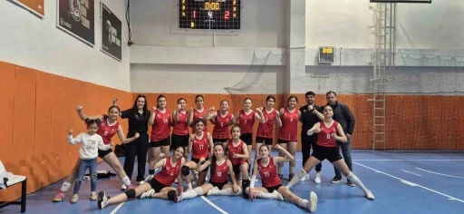 Tut K&uuml;&ccedil;&uuml;k Kızlar Voleybol Takımı Adıyaman il birincisi oldu
