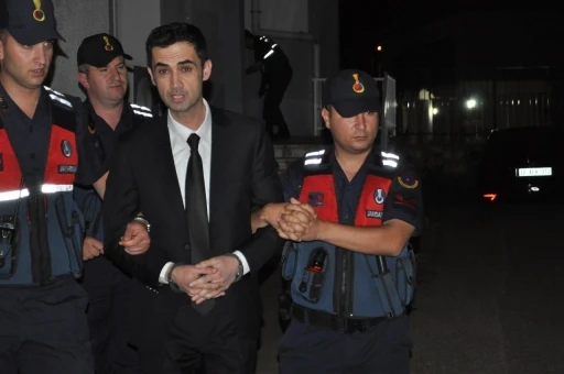 Tutuklu Gelendost Belediye Başkanı Özmen’in ifadesi sonrası 2 meclis üyesi gözaltına alındı
