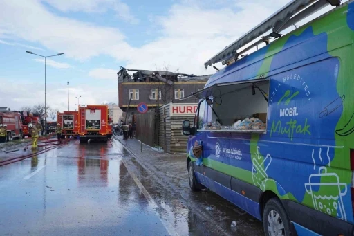 Tuzla Belediyesi&rsquo;nden yangından etkilenen vatandaşlara destek
