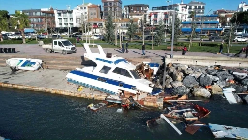 Tuzla&rsquo;da fırtına sonrası hasar tespit &ccedil;alışmaları s&uuml;r&uuml;yor
