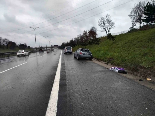 Tuzla&rsquo;da takla atan otomobile başka bir ara&ccedil; &ccedil;arptı: 2&rsquo;si &ccedil;ocuk 7 kişi yaralandı
