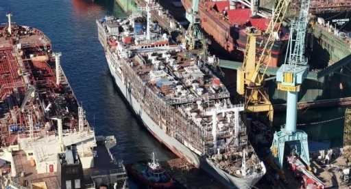 Tuzla&rsquo;da yanan gemi s&ouml;nd&uuml;r&uuml;ld&uuml;
