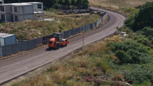 Tuzla&rsquo;nın 10 yıllık asfalt sorunu &ccedil;&ouml;z&uuml;l&uuml;yor
