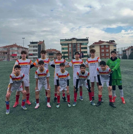 U14 Gen&ccedil;ler Ligi&rsquo;nde 1299 Bilecik Spor Kul&uuml;b&uuml; şampiyonluk ma&ccedil;ına &ccedil;ıkacak
